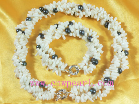 three twisted coral&pearl jewelry necklace set